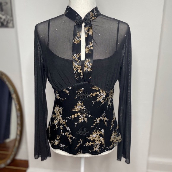 90s Sheer Mesh Asian Inspo Top - Picture 2 of 10